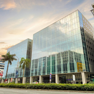 Reach Facade