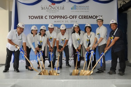 magnolia-residences-topping-off